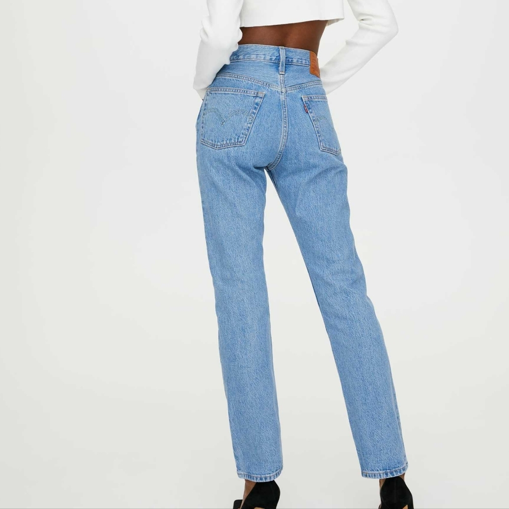 Levi's 501 High Rise Straight Leg Jeans – Light Wash – Size 25